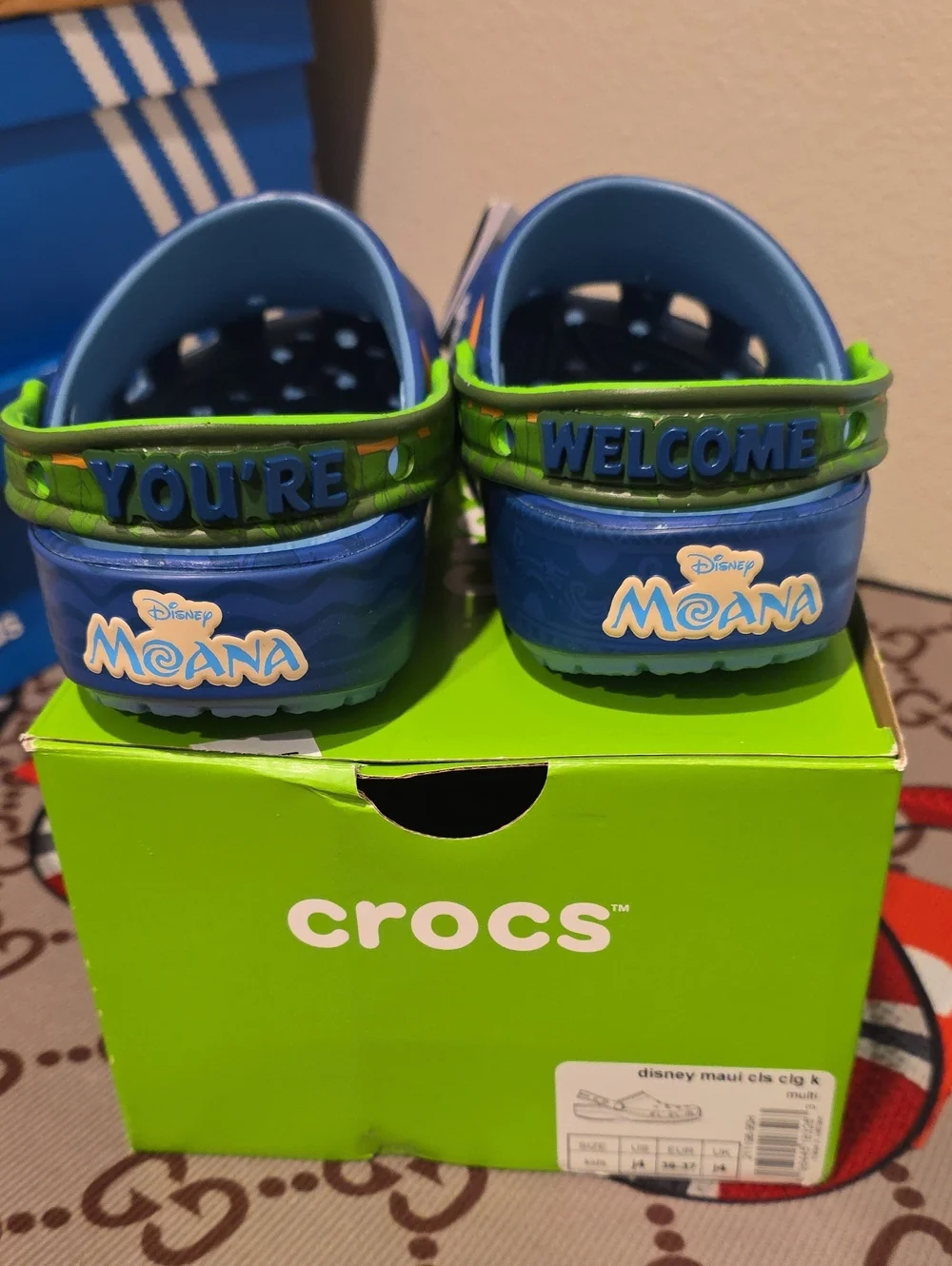 CROCS 